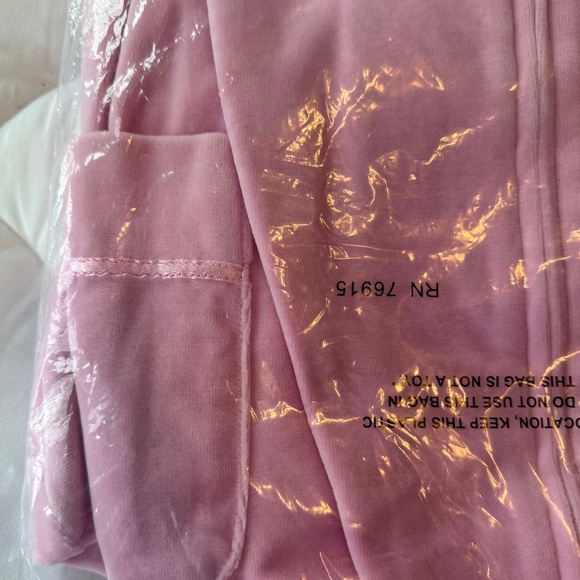 New Women’s Appleseed's Soft Pink Velour Smocked Front Zip Robe Size L - Picture 4 of 5
